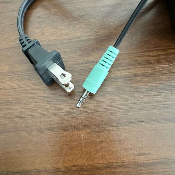 Logitech S120 Computer Speakers Multi Media Black Wired Tested Working 4.4 watts - Picture 4 of 7